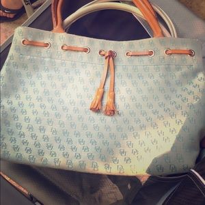 Dooney & Bourke purse